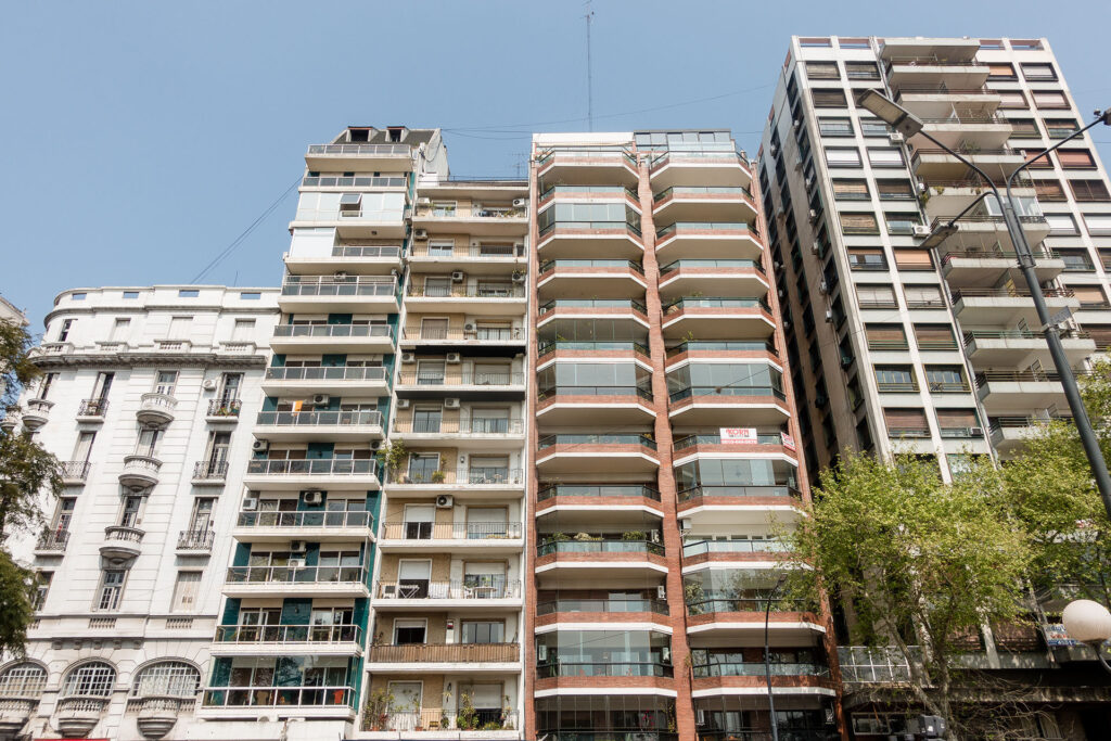 Banco Ciudad subastará una serie de inmuebles en diferentes zonas de la Ciudad de Buenos Aires a mediados de mes.  (Shutterstock)